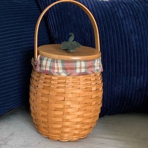Longaberger Basket with Liner and Acorn Lid